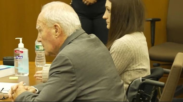 Juicio contra Lindsay Clancy queda nulo tras siete días sin veredicto del jurado