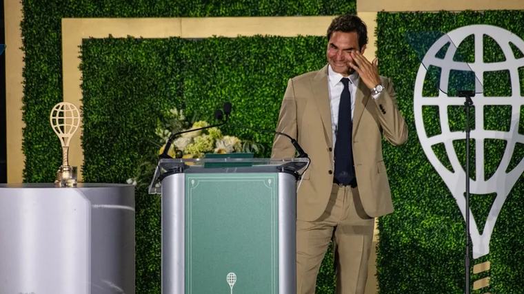 Roger Federer ingresa al Salón de la Fama del Tenis entre lágrimas