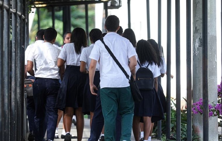 Colegios particulares alertan sobre "leyes populistas" y piden vetar Proyecto de Ley 415