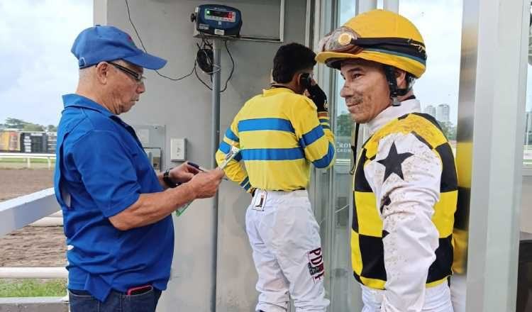 Yonis Lasso: 'Tienes que montar recto'