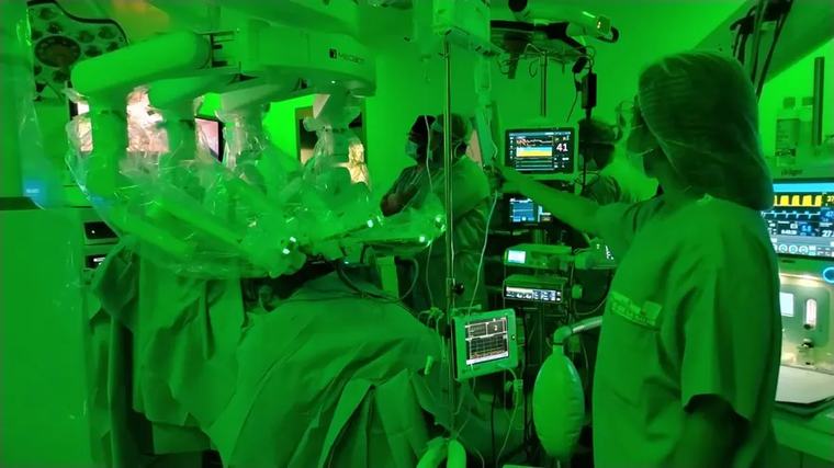 Realizan en Panamá las primeras reconstrucciones urológicas de alta complejidad con asistencia robótica