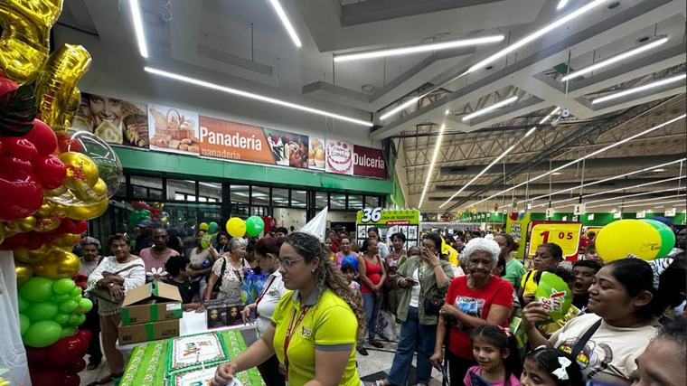 Supermercados Xtra celebró sus 36 años junto a clientes, colaboradores y proveedores en todo Panamá