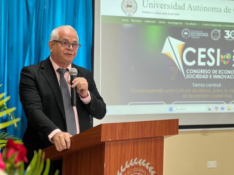 Unachi enfrenta retraso en el pago de salarios; rector saliente insiste en otorgar permanencias