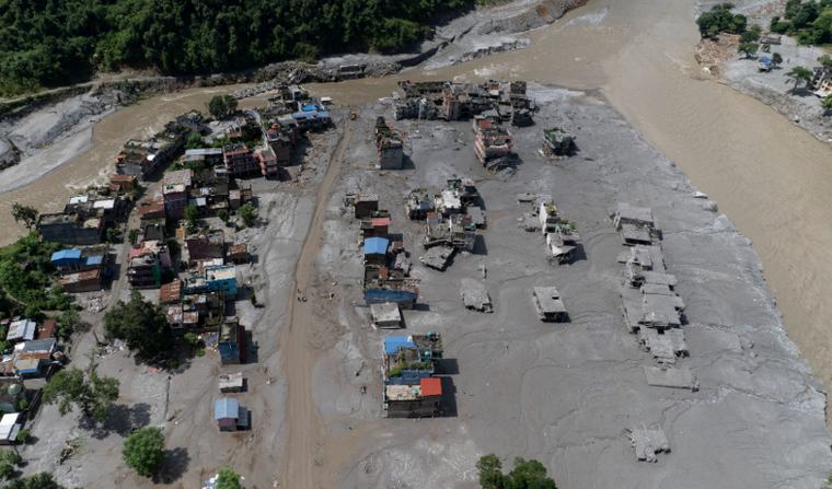 ¿Qué se sabe de la masiva riada que devastó todo un valle entre Nepal y el Tíbet?