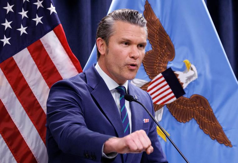 Dimite el secretario del Ejército de Estados Unidos tras tensiones con el secretario de Guerra