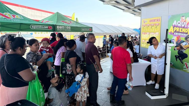 Supermercados Xtra supera las 9,500 atenciones médicas gratuitas en todo el país durante 2026