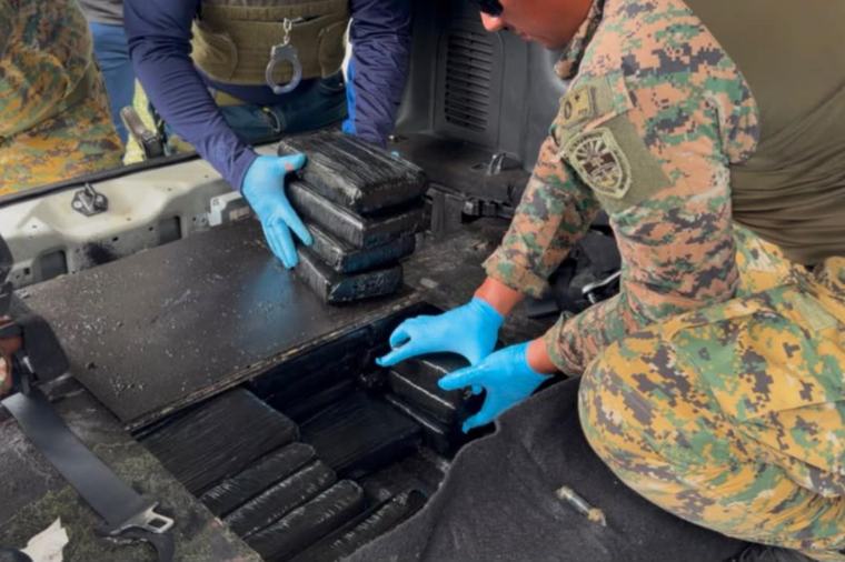 Operativo en San Isidro deja 100 paquetes de presunta droga incautados