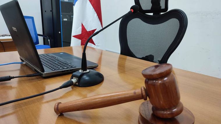 Incapacidad sospechosa: funcionaria y doctora van a juicio