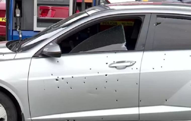 Atentan a balazos contra vehículo en Pueblo Nuevo: Aprehenden a dos sospechosos