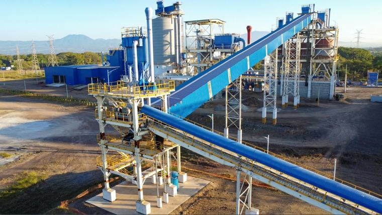 Grupo Estrella, dueño de Cemento Bayano, amplía su negocio cementero hacia El Salvador