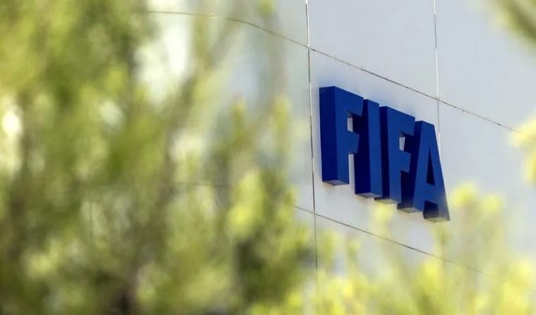 La FIFA admite errores en su propuesta de privatizar el Mundial y no tolerará más ataques