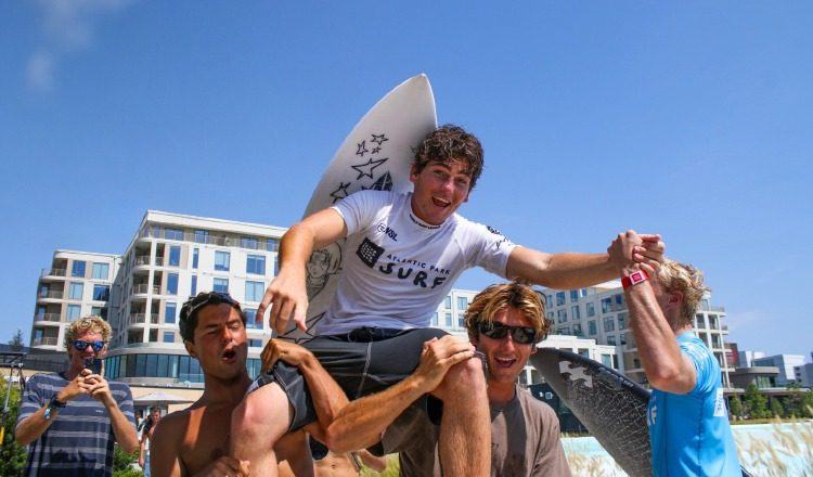 Teo Grani es figura en el surf y clasifica al Mundial Pro Junior en El Salvador.