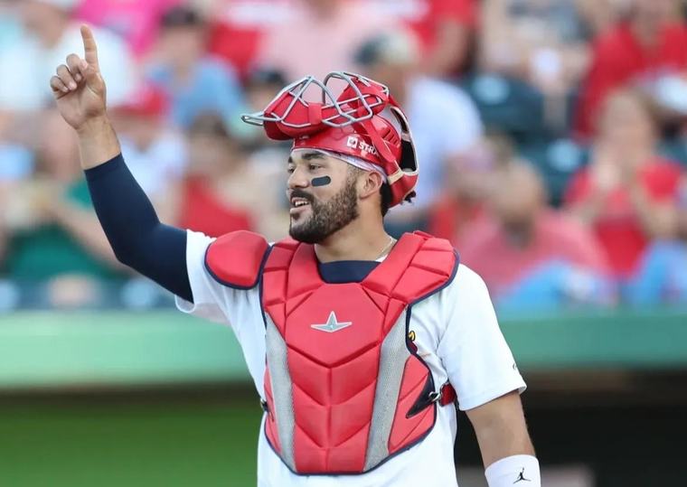 El panameño Leonardo Bernal debutaría hoy con los Cardinals