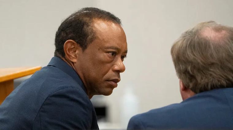 Tiger Woods hace declaración sobre acusaciones en su contra por accidente de tránsito
