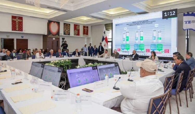 Magistrados entregan proyectos de reformas electorales a la Asamblea